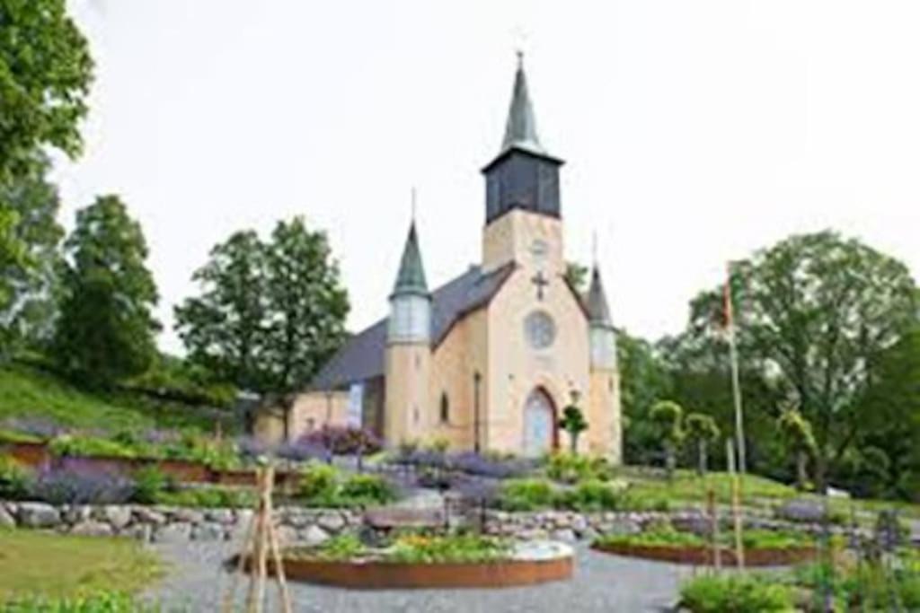 Apartamento Laegenhet Pa Landet Naera Stan Jonsered Exterior foto